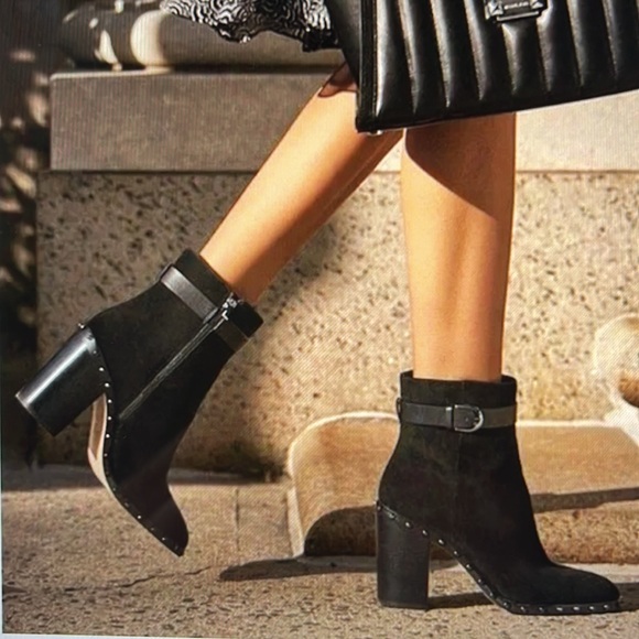 Michael Kors Livvy bootie, black suede - Picture 2 of 8